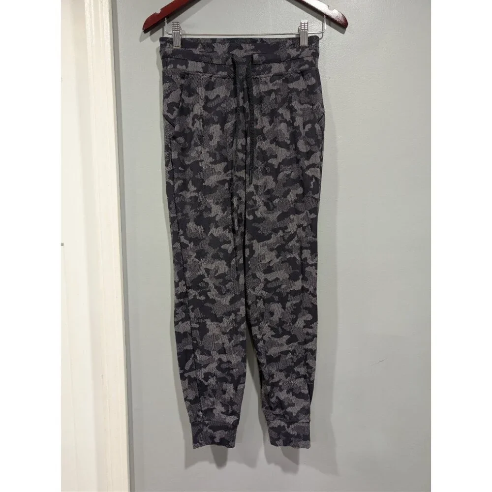 Lululemon 2 Pairs Of Joggers Gray Warm Down Jogger Camo Ready To Rulu Sz 6